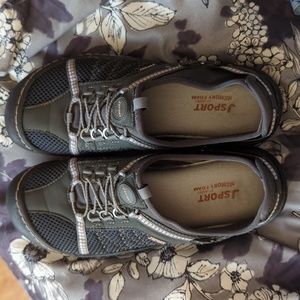 J sport by jambu sandals